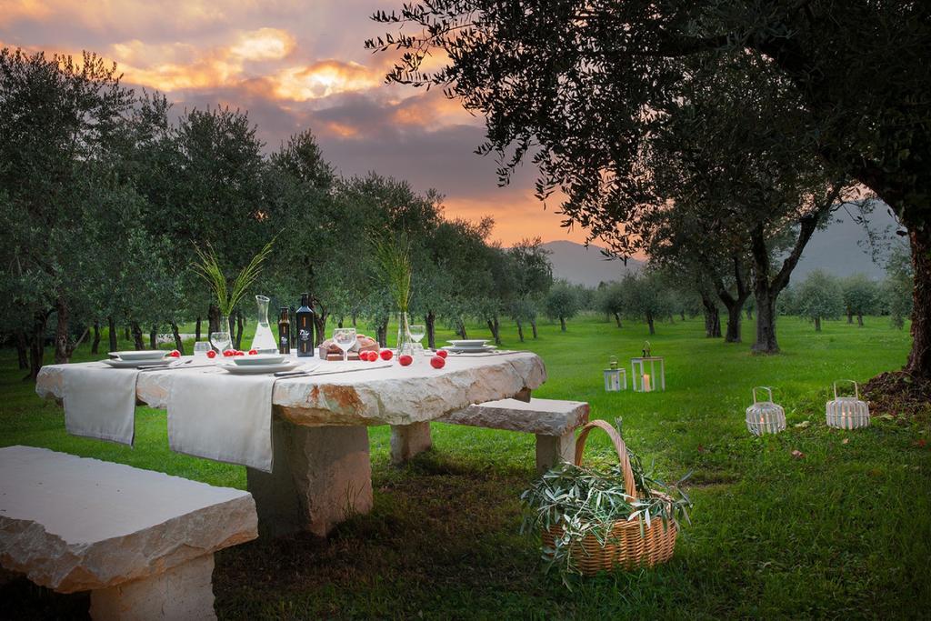 Olea Dei Holiday Apartments San Felice del Benaco Exterior photo