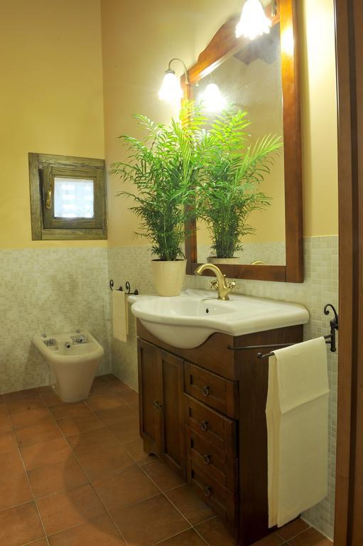 Olea Dei Holiday Apartments San Felice del Benaco Room photo